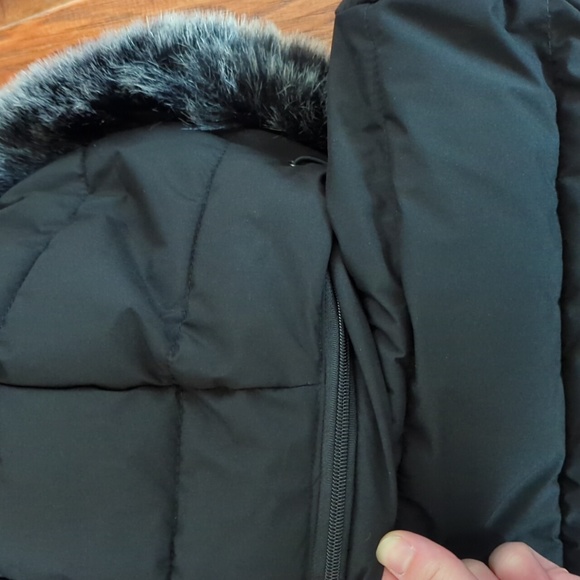 LAUNDRY BY SHELLI SEGAL Women's Puffer Jacket with Detachable Faux Fur Hood - Picture 5 of 7